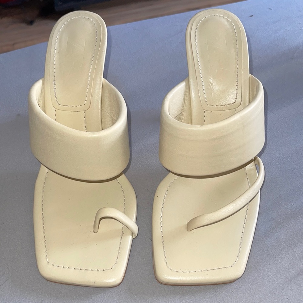 BEAUTIFUL HEEL size 39
